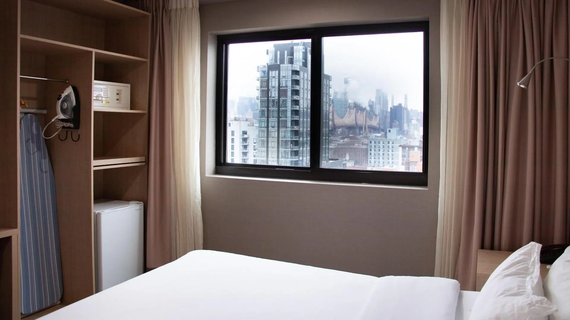 Lic Plaza Hotel Нью-Йорк