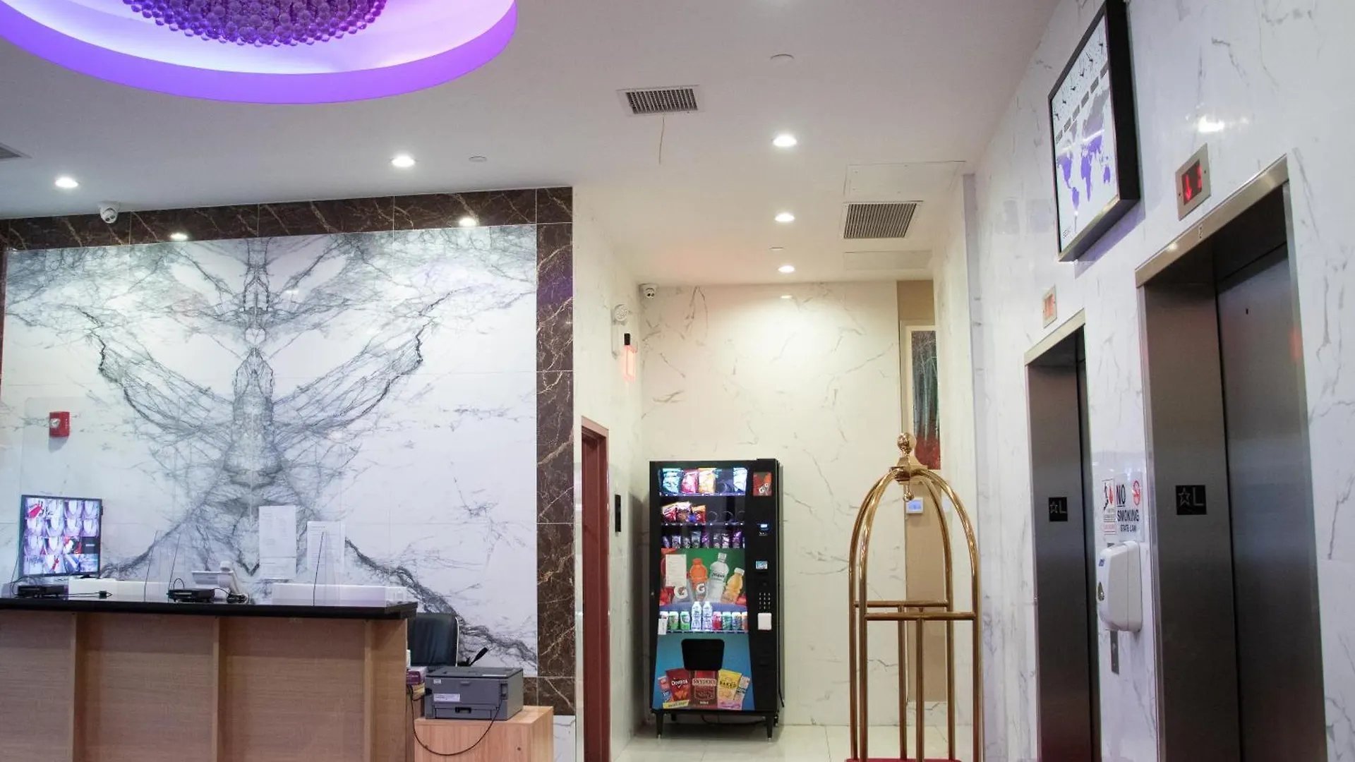 Lic Plaza Hotel Нью-Йорк 3*,