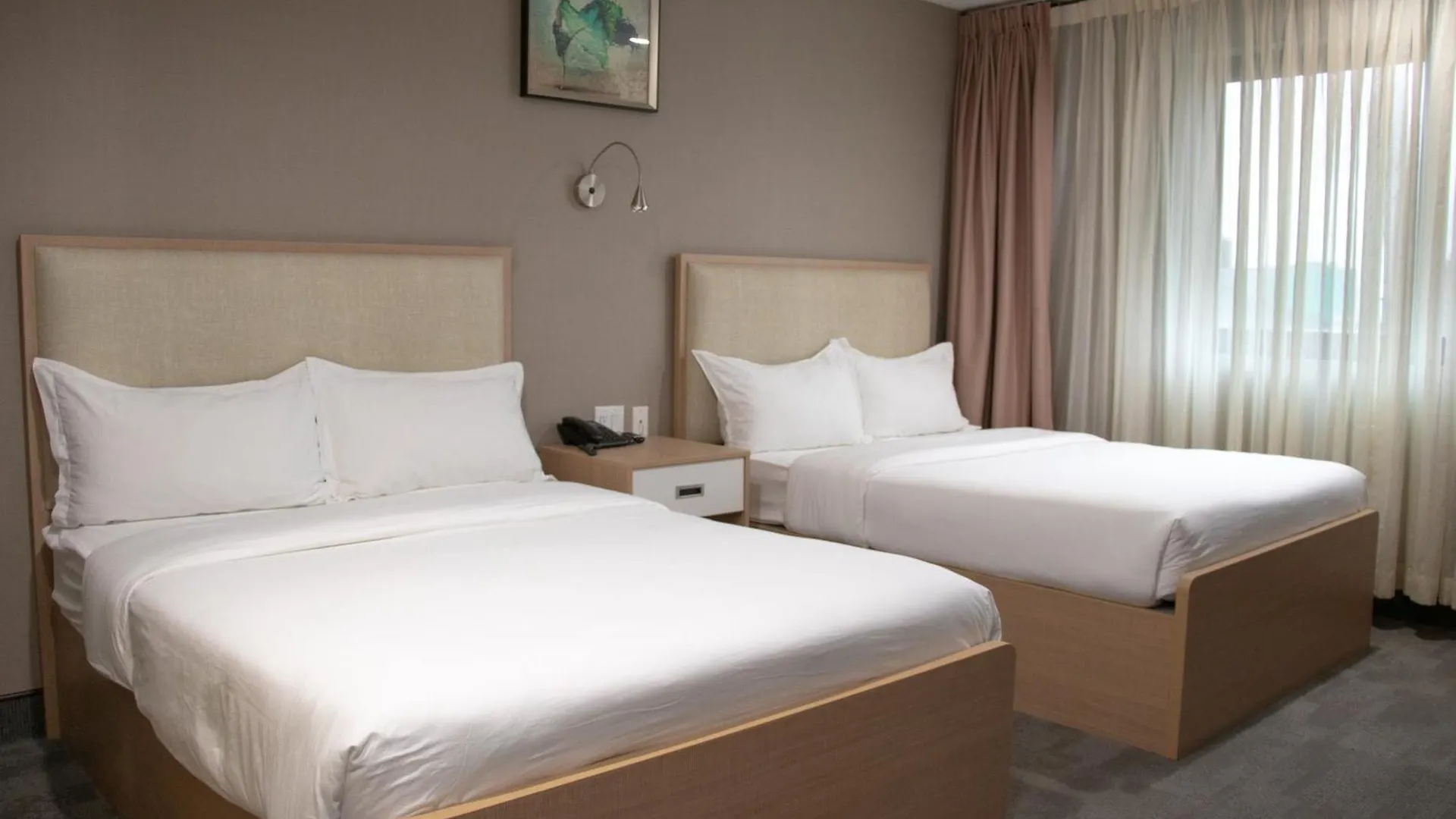 Lic Plaza Hotel Нью-Йорк