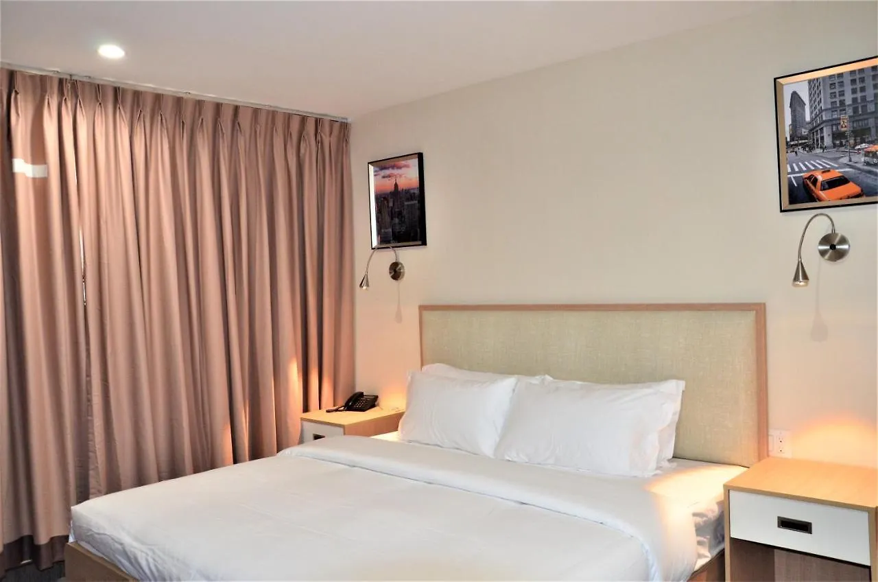 Lic Plaza Hotel Нью-Йорк